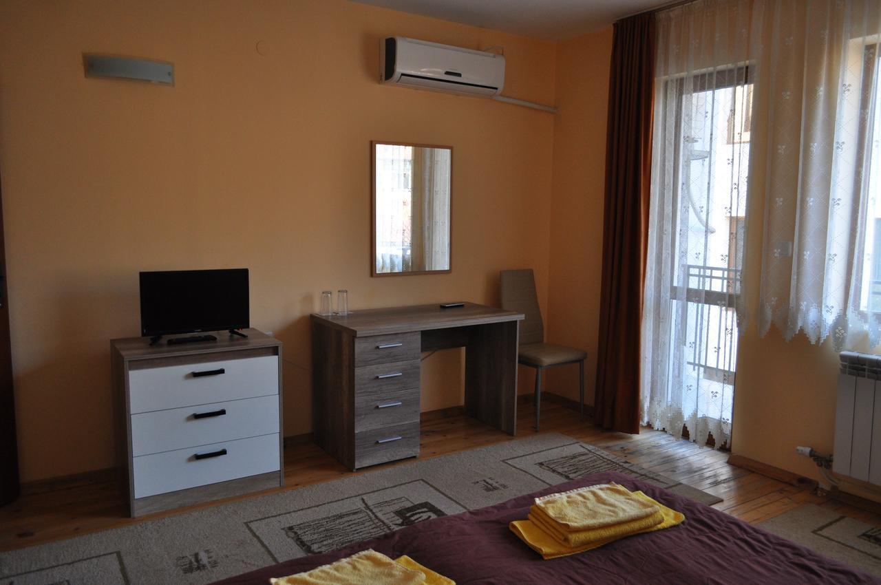 Guest Rooms Biju Tryavna Exterior foto