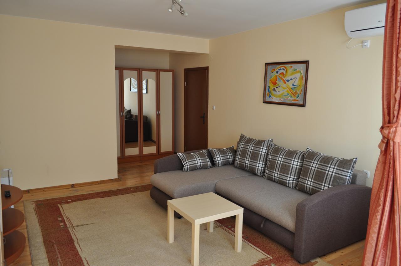 Guest Rooms Biju Tryavna Exterior foto